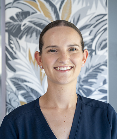 Dr Karlien Bruwer
